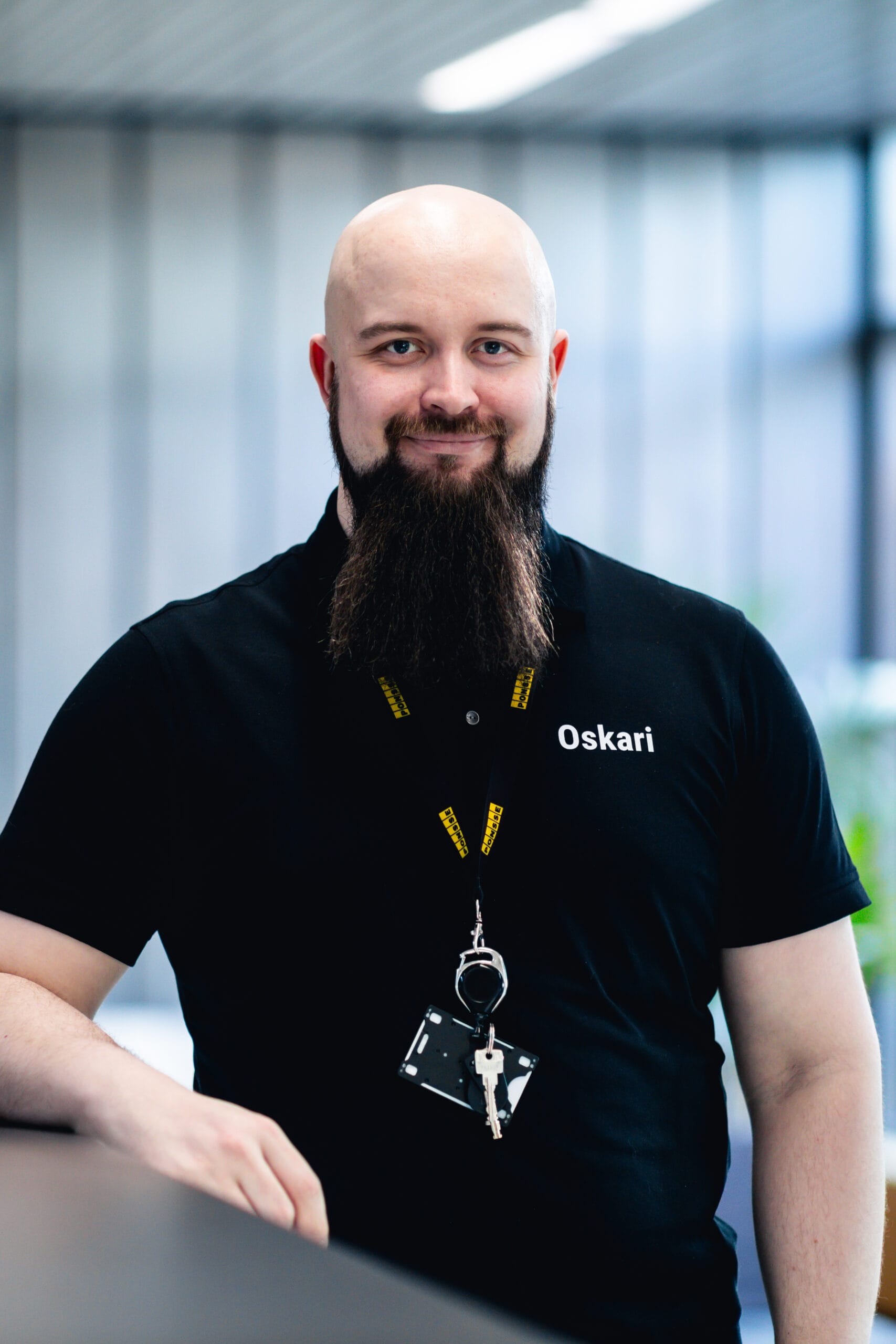 Oskari Järvelin kuvattuna Oulun Podcast-studiolla